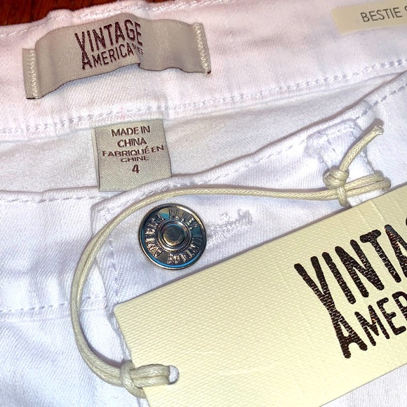 ⭐️NWT🆕White Floral Embroidered Denim SHORTS🌸 - Picture 2 of 10